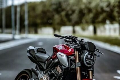 cropped-Honda-CB650R-4